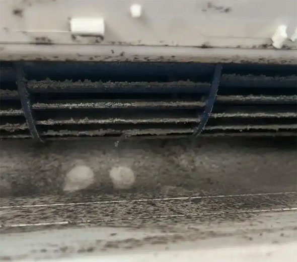 单县空调吹的风有股烧焦味是怎么回事